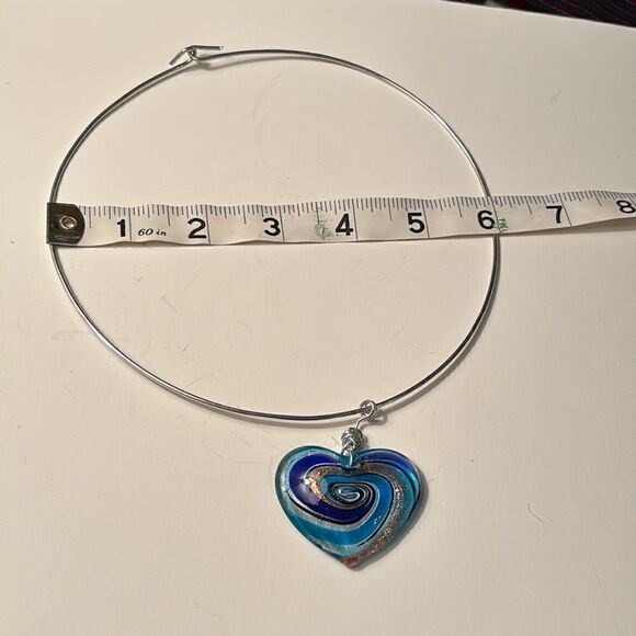 Fashion Blue Swirl Glass Pendant on Silver Tone wire choker - Picture 4 of 4